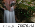 滝の風景 76676148