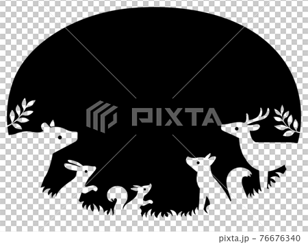 森の動物達のシルエットフレーム（黒） 76676340