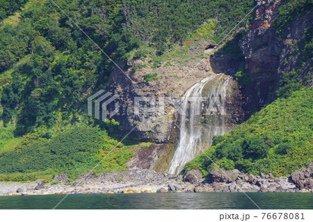 北海道　知床半島　カムイワッカの滝 76678081