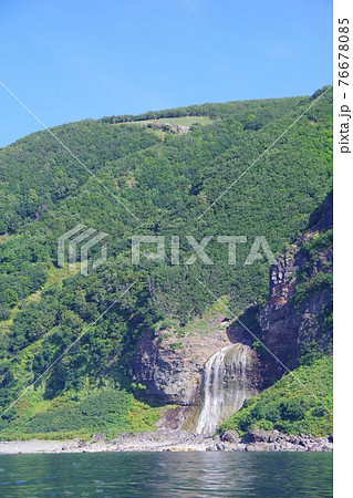 北海道　知床半島　カムイワッカの滝 76678085