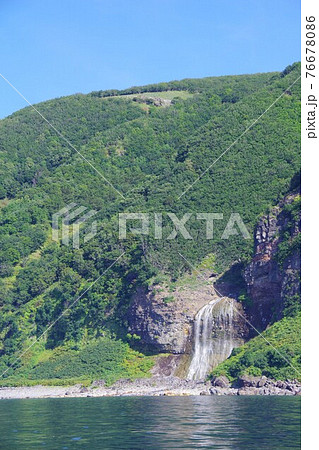 北海道　知床半島　カムイワッカの滝 76678086