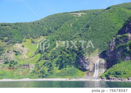 北海道　知床半島　カムイワッカの滝 76678087