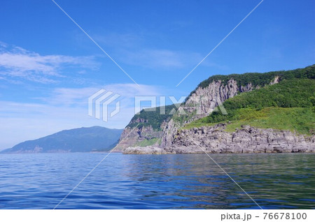 北海道 知床半島 俵岩付近から知床岳方面を望む 北海道 知床半島 俵岩付近から知床岳方面を望む 76678100