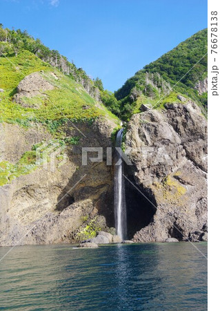 北海道　知床半島　カシュニの滝 76678138