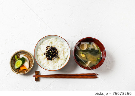 ごはんとおかず　Side dishes of rice japanese food 76678266
