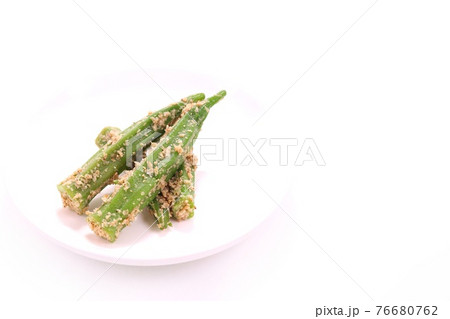 オクラの胡麻和え 茹で 明るい背景 オクラの胡麻和え 茹で 明るい背景 76680762