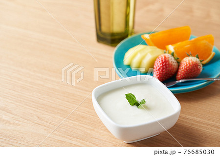 プレーンヨーグルト 76685030