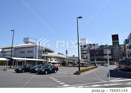 埼玉県 上尾駅西口の街並み 76685144
