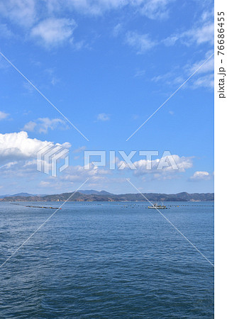 牡蠣の養殖と石巻市牡鹿半島の写真素材