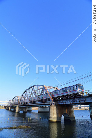 荒川橋梁を渡る京成電鉄3700形電車 荒川橋梁を渡る京成電鉄3700形電車 76688234