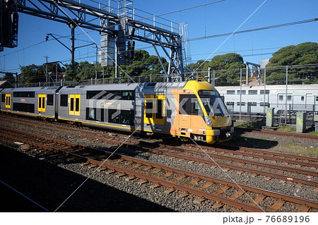 雄大なオーストラリアの開拓精神にふれる魅惑の大陸横断鉄道インディアン パシフィック号の旅 車窓の風景の写真素材