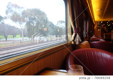 雄大なオーストラリアの開拓精神にふれる魅惑の大陸横断鉄道インディアン・パシフィック号の旅　車窓の風景 76689208