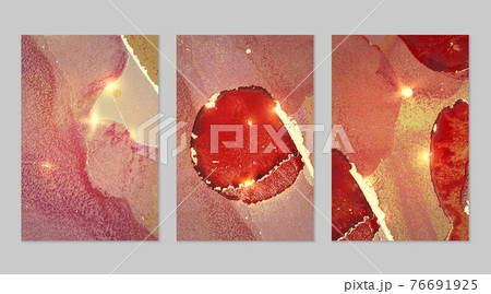 Light red and gold pattern with texture of geode and sparkles 76691925
