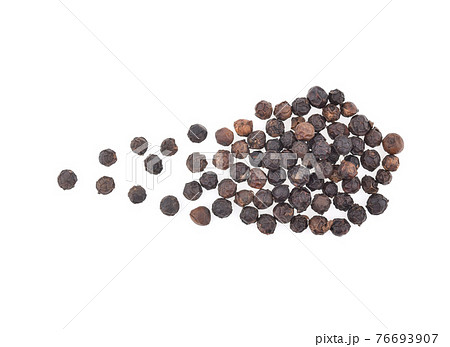 pepper corn isolated on white background 76693907