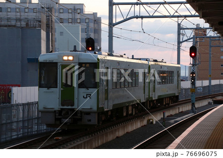 磐越西線キハ110（新潟行） 76696075