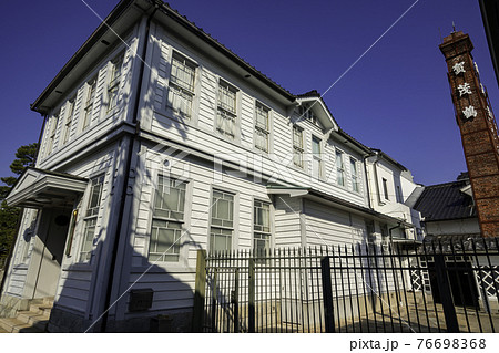 西条酒蔵通り　賀茂鶴酒造　本社醸造蔵　広島県東広島市 76698368