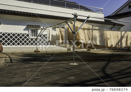 西条酒蔵通り　賀茂鶴酒造　本社醸造蔵　広島県東広島市 76698374