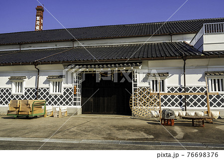 西条酒蔵通り 賀茂鶴酒造 本社醸造蔵 広島県東広島市 西条酒蔵通り 賀茂鶴酒造 本社醸造蔵 広島県東広島市 76698376
