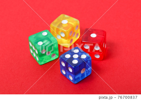 サイコロ 四角 ダイス キューブ 四角形 ゲーム 娯楽 数字 賭博 ギャンブル カジノ さいころの写真素材