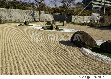 西条酒蔵通り　福寿院円通寺　白波枯山水　広島県東広島市 76701485