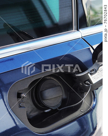 車の給油口 車の給油口 76702843