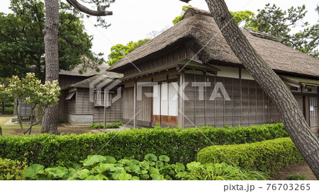 神奈川県横浜市金沢区野島公園にある伊藤博文別邸の春 76703265