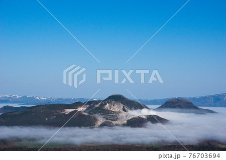 硫黄山と雲海 硫黄山と雲海 76703694