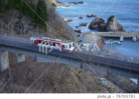 春の三陸鉄道 大沢橋梁 春の三陸鉄道 大沢橋梁 76703781