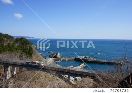 春の三陸鉄道 大沢橋梁 春の三陸鉄道 大沢橋梁 76703786