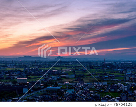 朝焼けの御岳 76704129