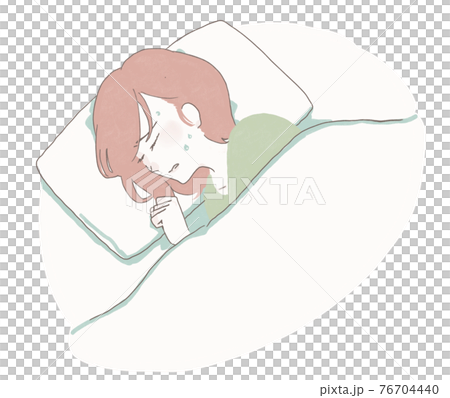 睡眠時にうなされる若い女性 睡眠時にうなされる若い女性 76704440