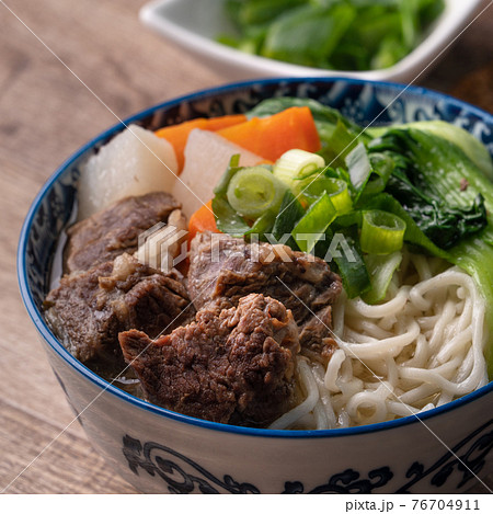 ヌードル 拉麺 麺 76704911