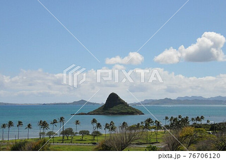 ハワイ、オアフ島、カネオヘ湾、クアロアビーチパーク、チャイナマンズハット ハワイ、オアフ島、カネオヘ湾、クアロアビーチパーク、チャイナマンズハット 76706120
