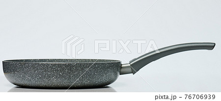 Ceramic pan side view 76706939