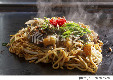 牛すじ焼きそば 牛すじ焼きそば 76707520