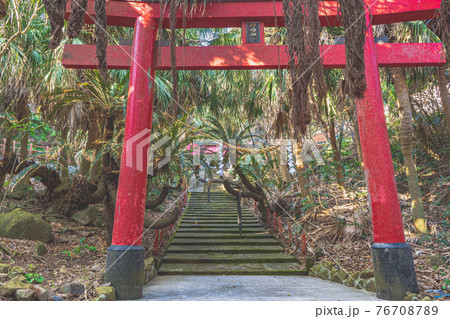 御崎神社の鳥居 76708789