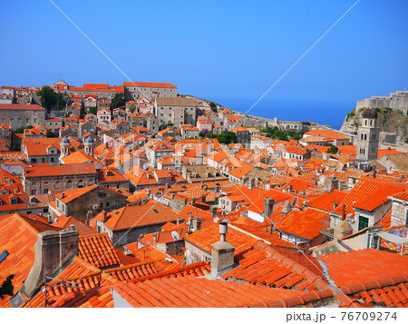 ドゥブロブニクの赤い屋根の写真素材 [76709274] - PIXTA