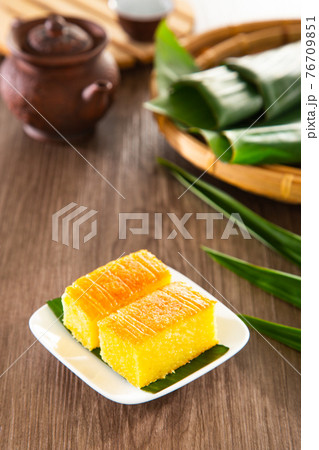 Kuih Bingka Ubi, traditional Malaysian Nyonya dessert sweet cake. 76709851