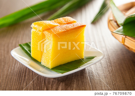 Kuih Bingka Ubi, traditional Malaysian Nyonya dessert sweet cake. Kuih Bingka Ubi, traditional Malaysian Nyonya dessert sweet cake. 76709870