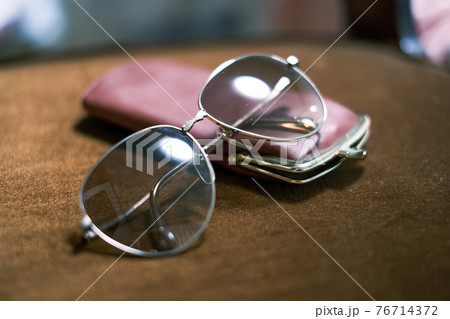 昭和感漂うサングラス(ケース)01 昭和感漂うサングラス(ケース)01 76714372