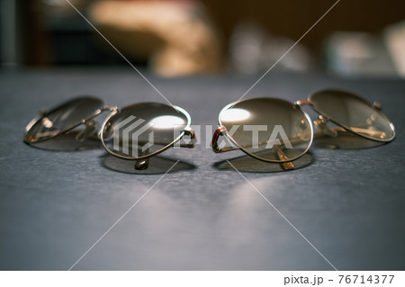 昭和感漂うサングラス(2つ)04 76714377