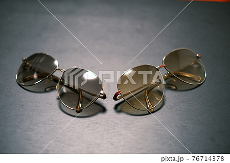 昭和感漂うサングラス(2つ)05 76714378