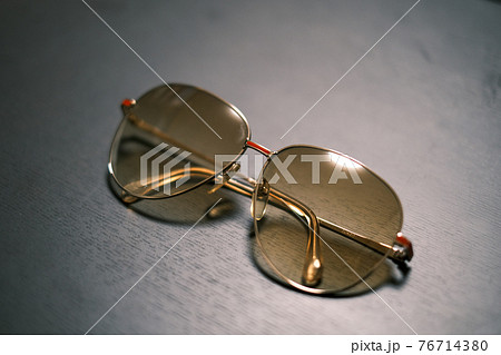 昭和感漂うサングラス(1つ)05 76714380