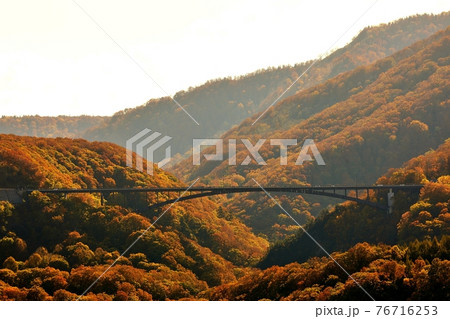 城ヶ倉渓谷の紅葉 城ヶ倉渓谷の紅葉 76716253