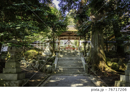 本宮八幡神社　神門　広島県東広島市 76717206