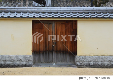 築地塀・木戸（薬師寺／奈良県奈良市西ノ京町） 76718640