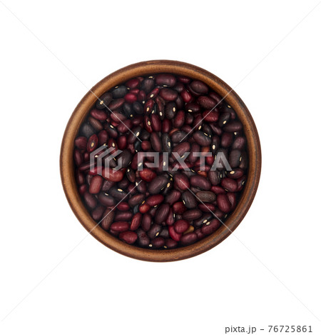 red beans in clay bowl isolated on white background, top view 76725861