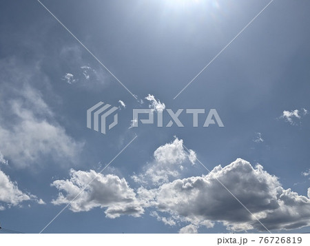 太陽の光が映った空の写真 太陽の光が映った空の写真 76726819