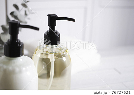 シャンプー ボトル ヘアケアイメージ素材 シャンプー ボトル ヘアケアイメージ素材 76727621