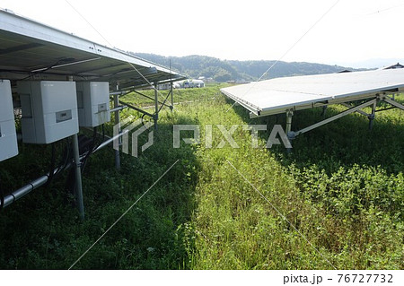 太陽光発電所 雑草 影響 影 太陽光発電所 雑草 影響 影 76727732